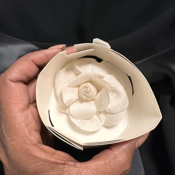 TALBOTS Satin Sash Black Dress with White Flower - Fully Lined Plus Sz 20 NWT - Picture 15 of 16